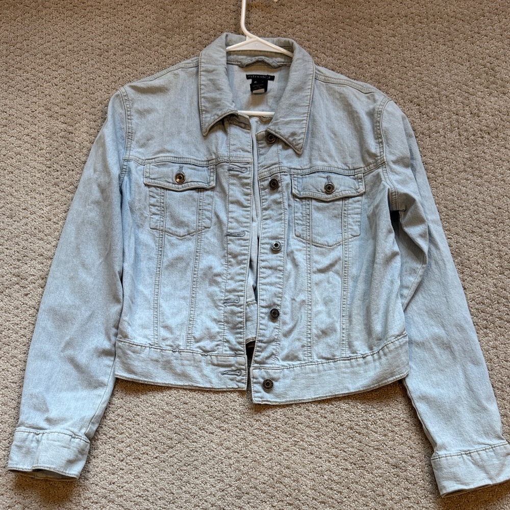 GAP Women's Light Wash Denim Jacket